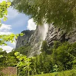 Staubbach Beautiful Waterfall * Lauterbrunnen