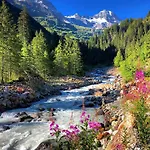 Staubbach Beautiful Waterfall Apartamento Lauterbrunnen