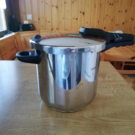 Staubbach Beautiful Waterfall شقة لوتربرونن