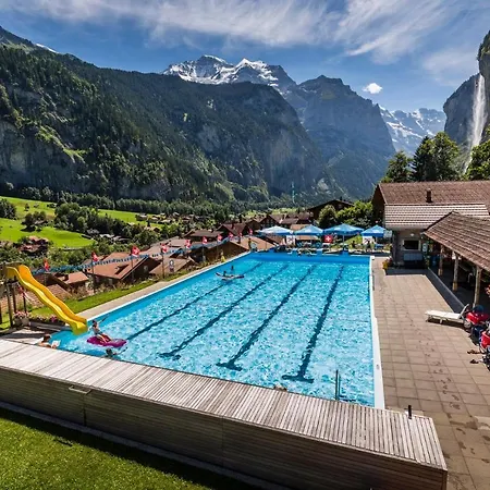 Staubbach Beautiful Waterfall شقة