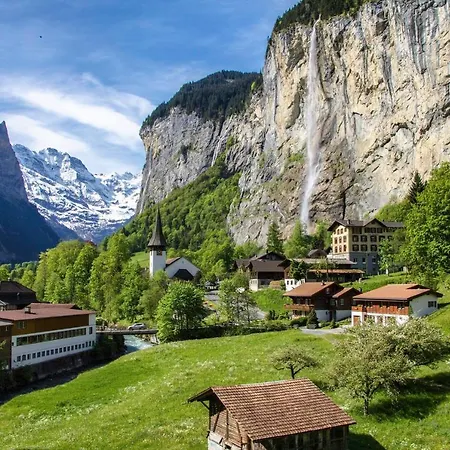 Staubbach Beautiful Waterfall * Lauterbrunnen
