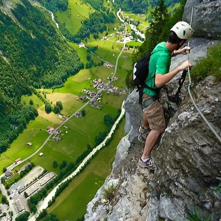 Staubbach Beautiful Waterfall شقة *
