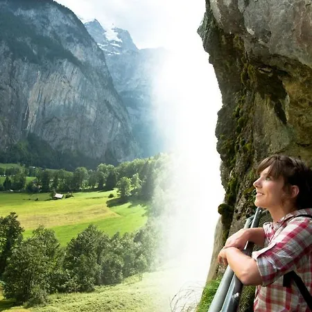 Staubbach Beautiful Waterfall * Lauterbrunnen