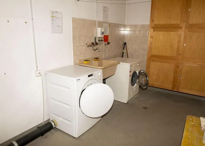 Staubbach Beautiful Waterfall * Lauterbrunnen